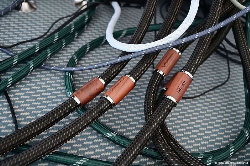 熱縮管如何增強(qiáng)電影和音樂(lè)制作中的電纜管理